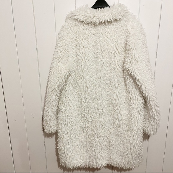 Regal Faux Fur Ivory Curly Faux Lamb Balmacaan Coat. Size 1X. - Picture 10 of 10
